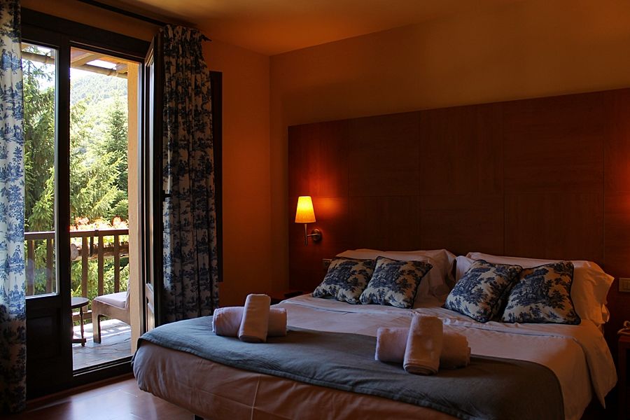 Hotel Saurat Еспот Екстериор снимка