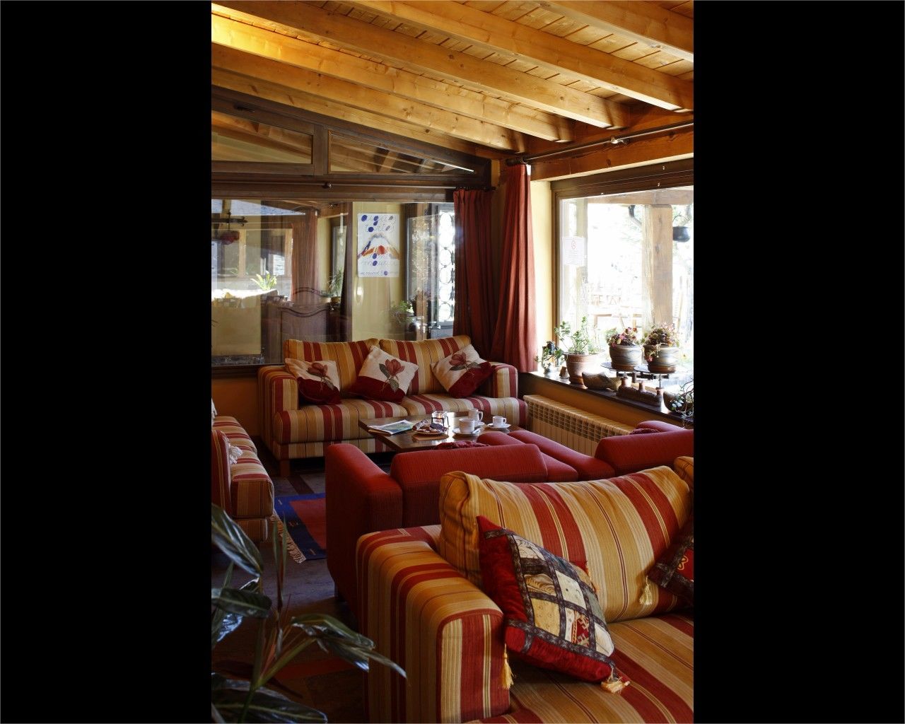 Hotel Saurat Еспот Екстериор снимка